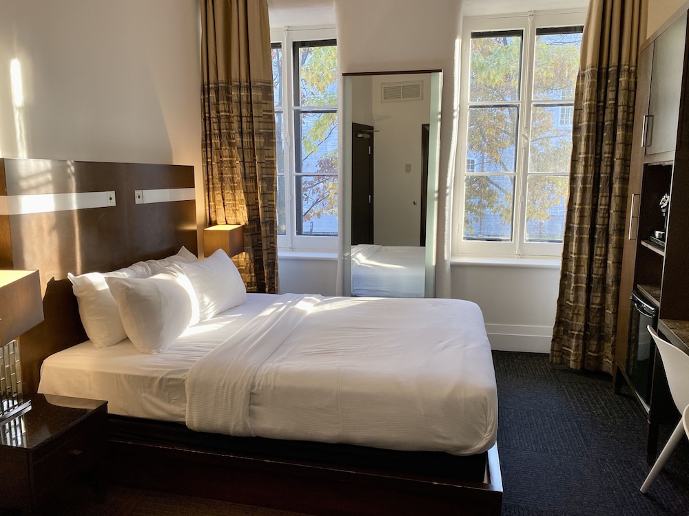 Classic Room, 1 Queen Bed, City View photo 2