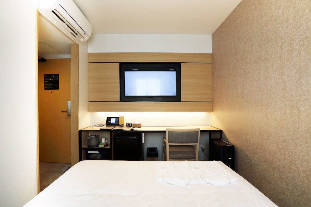 Standard Double Room - Photo 7