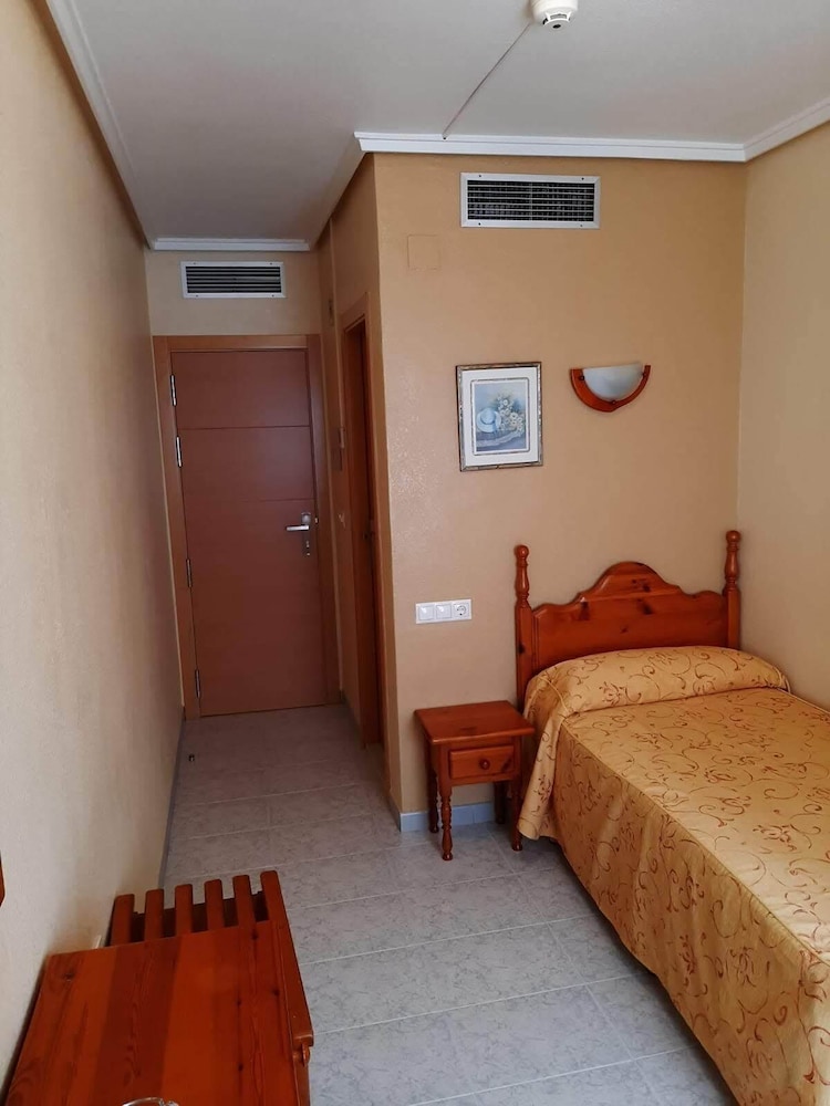 Single Room photo 3