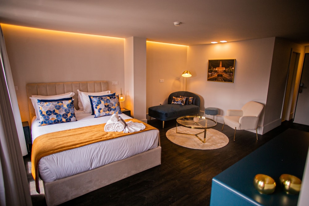 Family Suite, City View (Aliados View)
