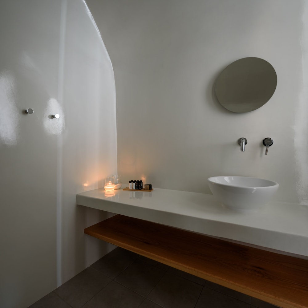 Villa (Caldera View outdoor Jetted tub) - Photo 2