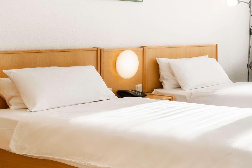 Standard Double Or Twin Room photo 3