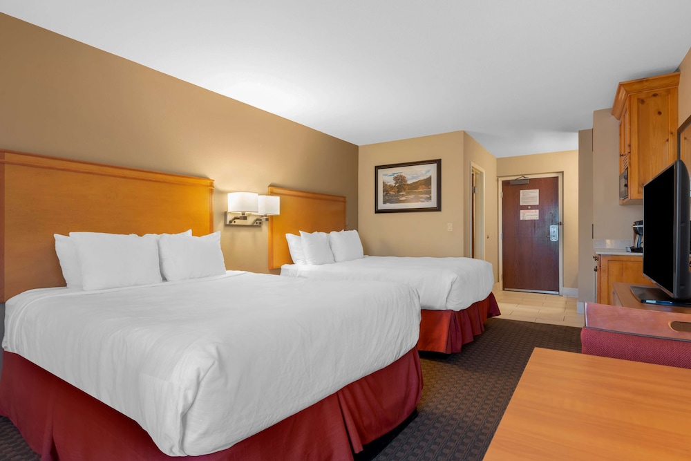 Standard Room, 2 Queen Beds, Non Smoking, Refrigerator & Microwave photo 3