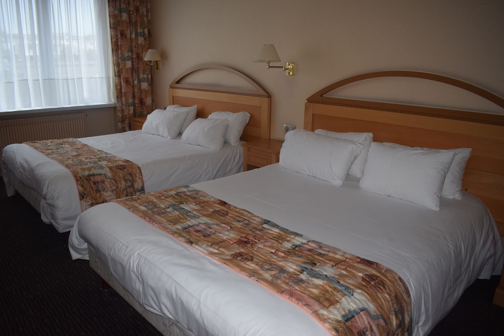Suite, City View