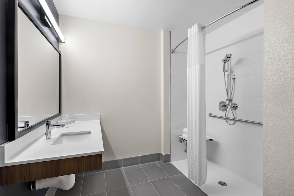 Suite, 1 Bedroom thumbnail 6