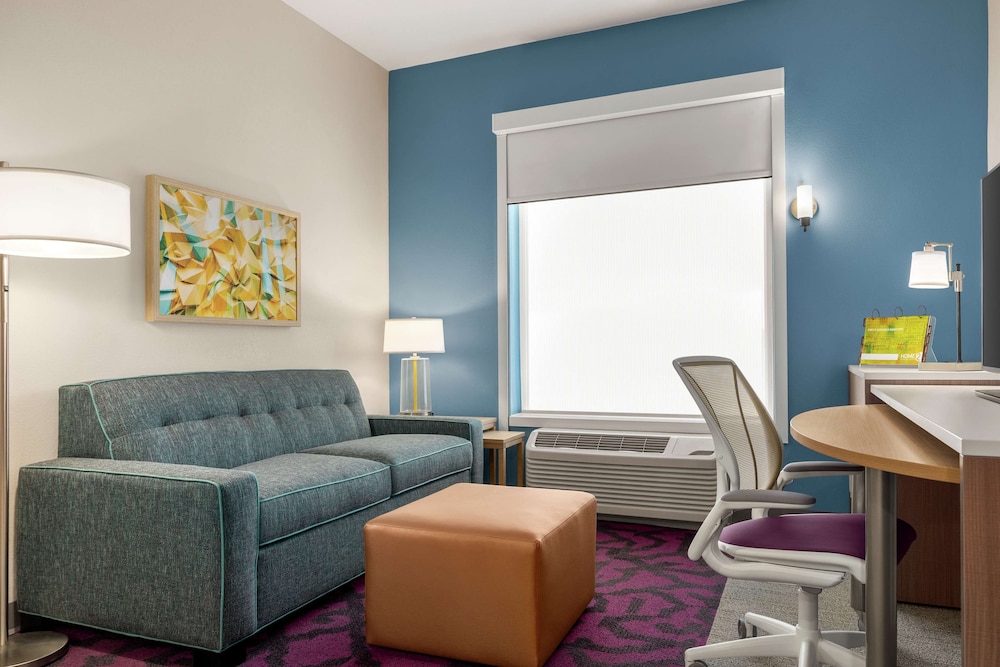 Suite, 1 King Bed, Accessible, Bathtub - Photo 4