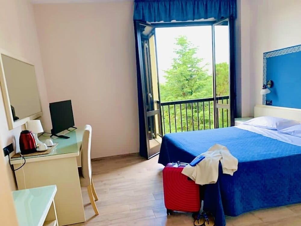 Classic Double Room, 1 Bedroom - Photo 5