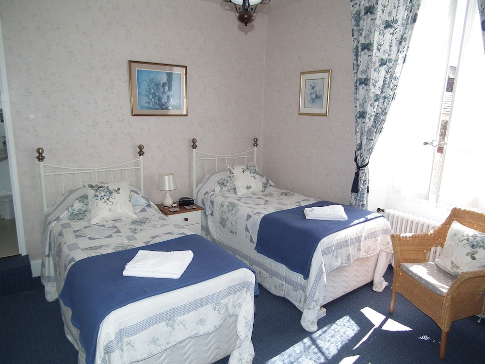 Double or Twin Room, Private Bathroom (Bluebell) photo 2
