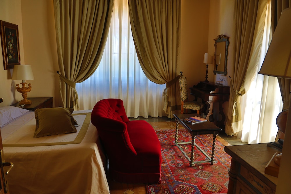 Deluxe Double or Twin Room - Photo 4