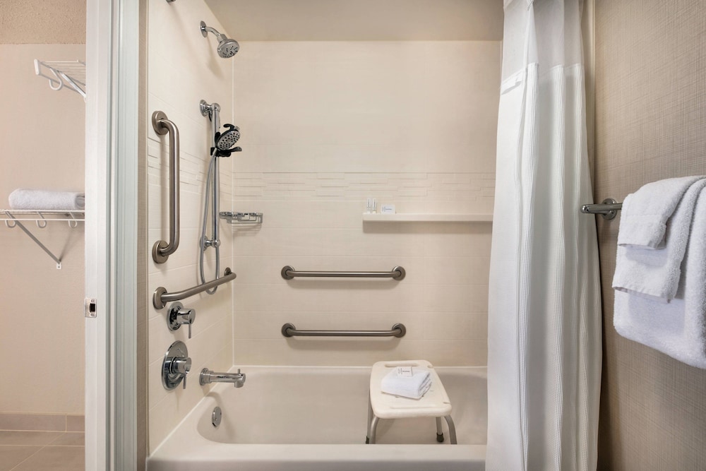 Suite, 1 Bedroom, City View - Photo 6