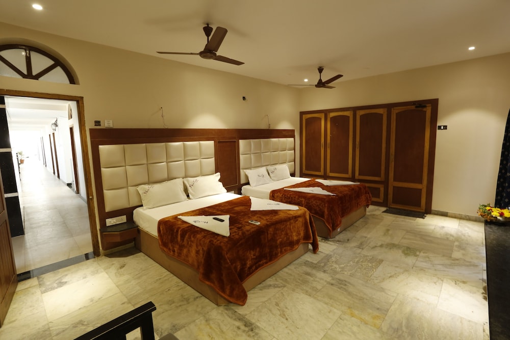 Family Quadruple Room, 1 Bedroom, Non Smoking, City View photo 1