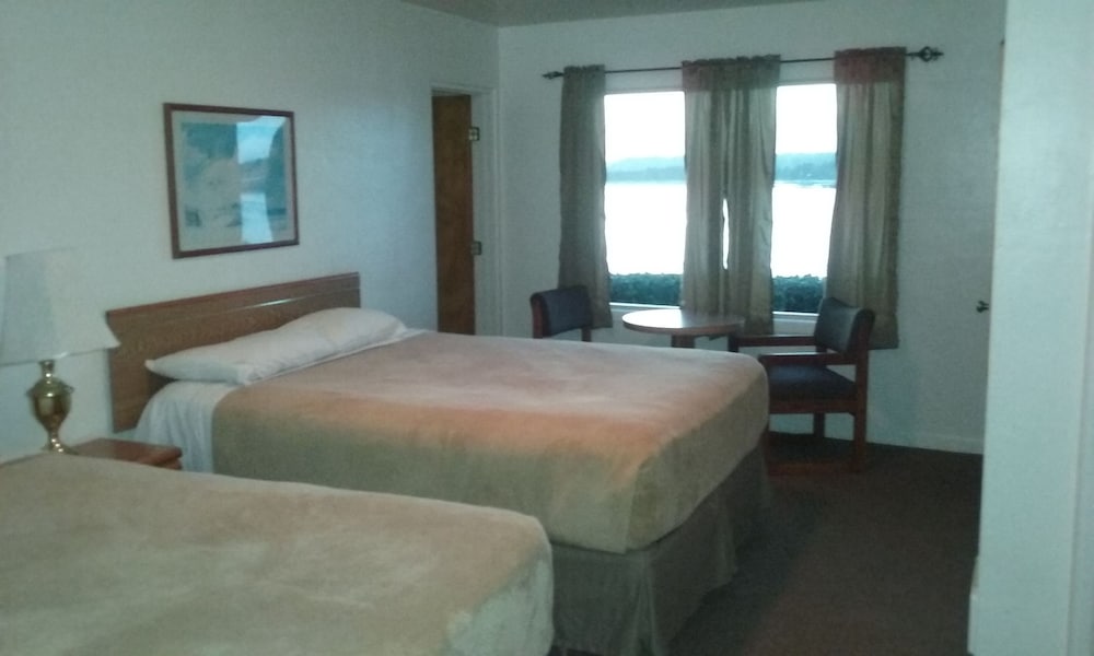 Double Room, 2 Queen Beds, Bay View photo 2