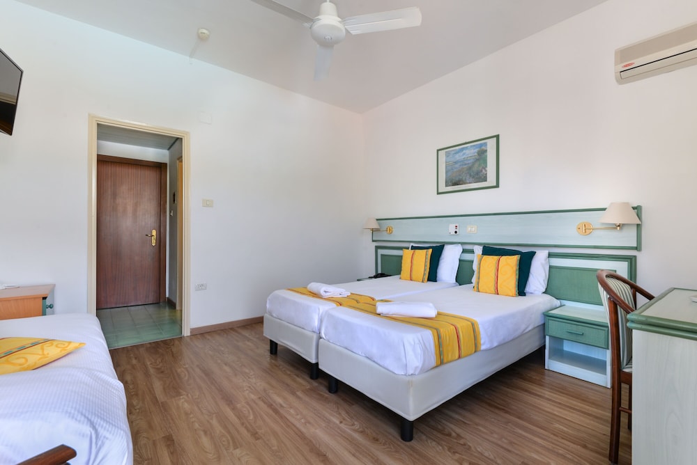 Classic Double Room - Photo 24