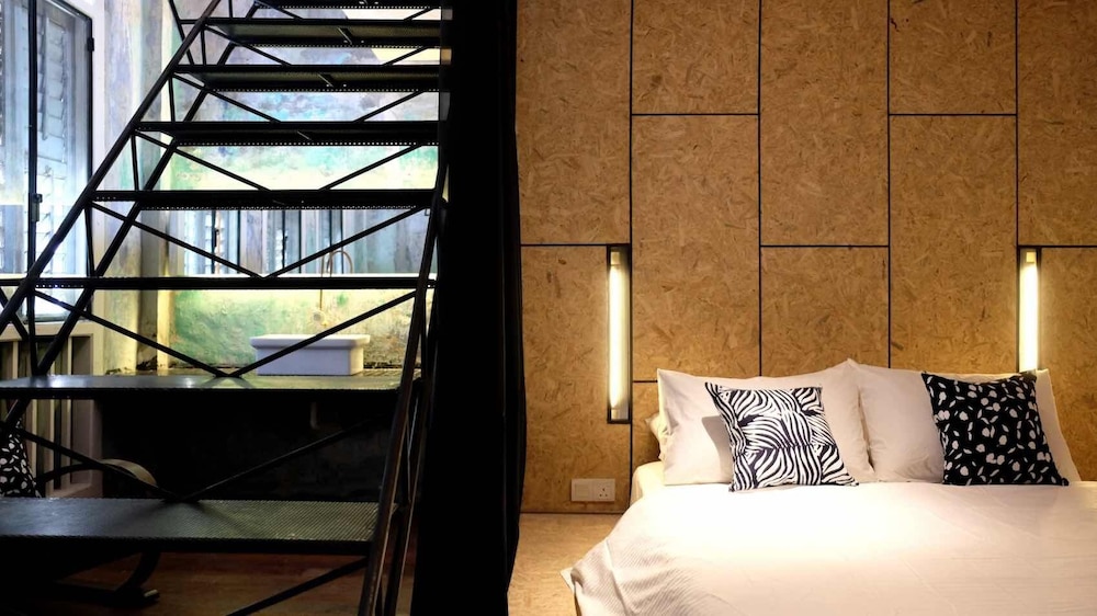 Duplex Suite - Photo 1