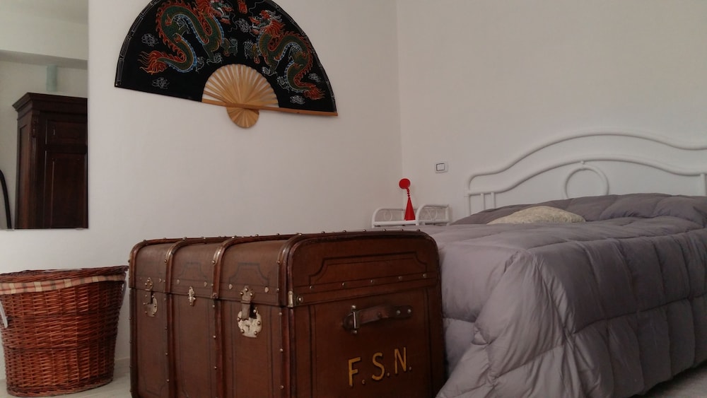 Traditional Apartment, 2 Bedrooms (White) photo 3