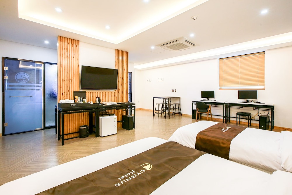 Royal Room
