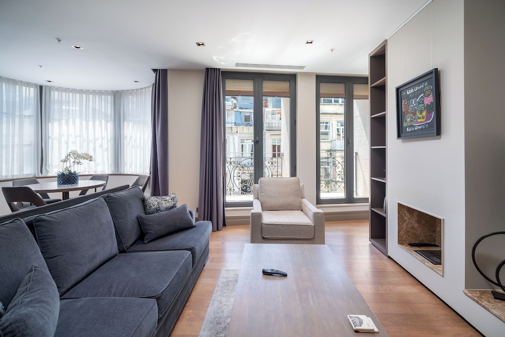 Suite, Corner photo 1