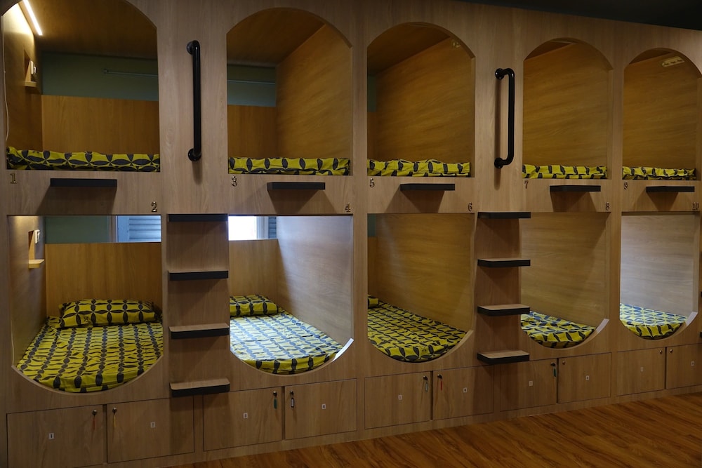 Single Capsule Pod In Mixed Dorm photo 1