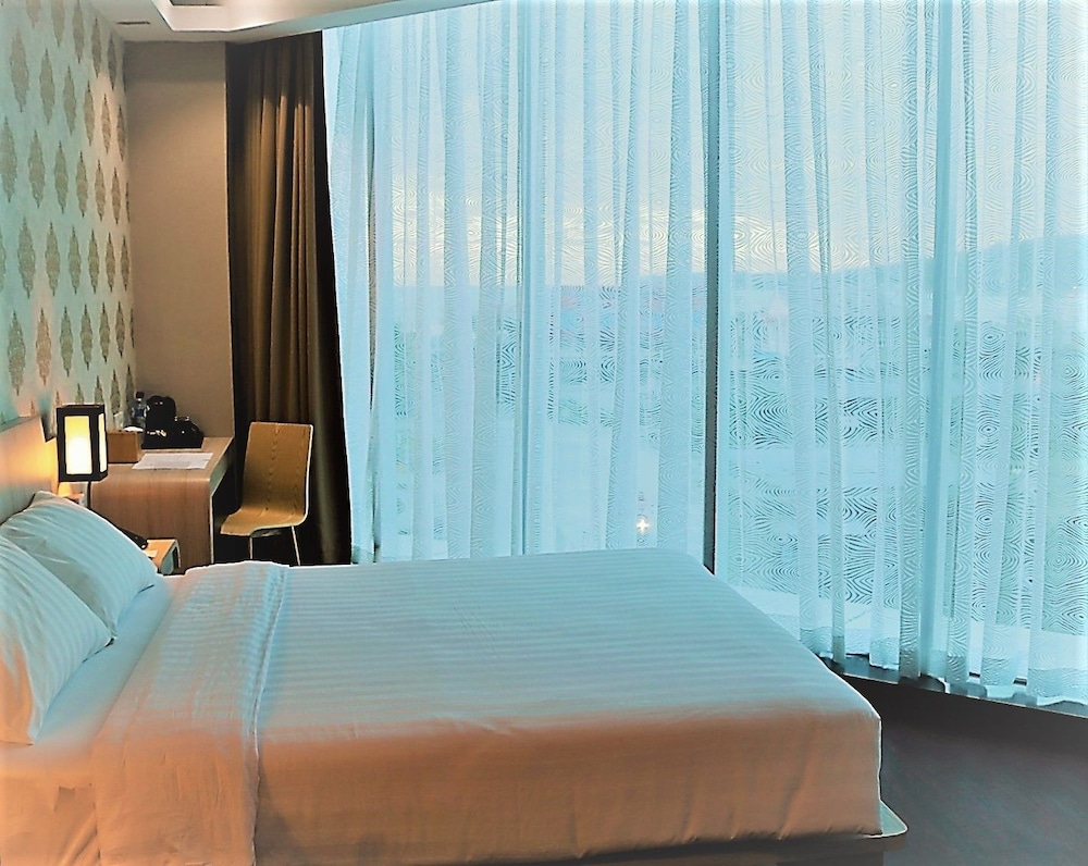 Corner Suite photo 3