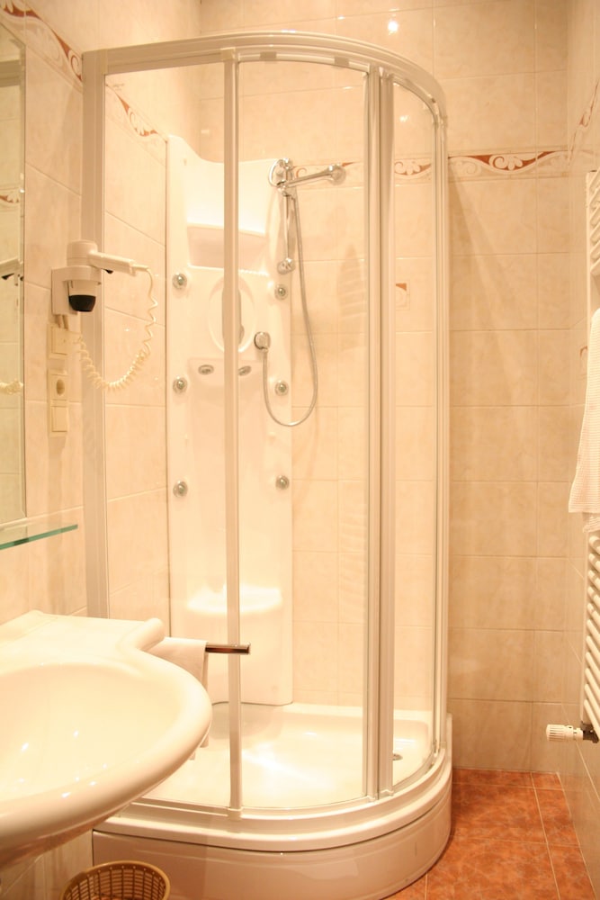 Double or Twin Room - Photo 14