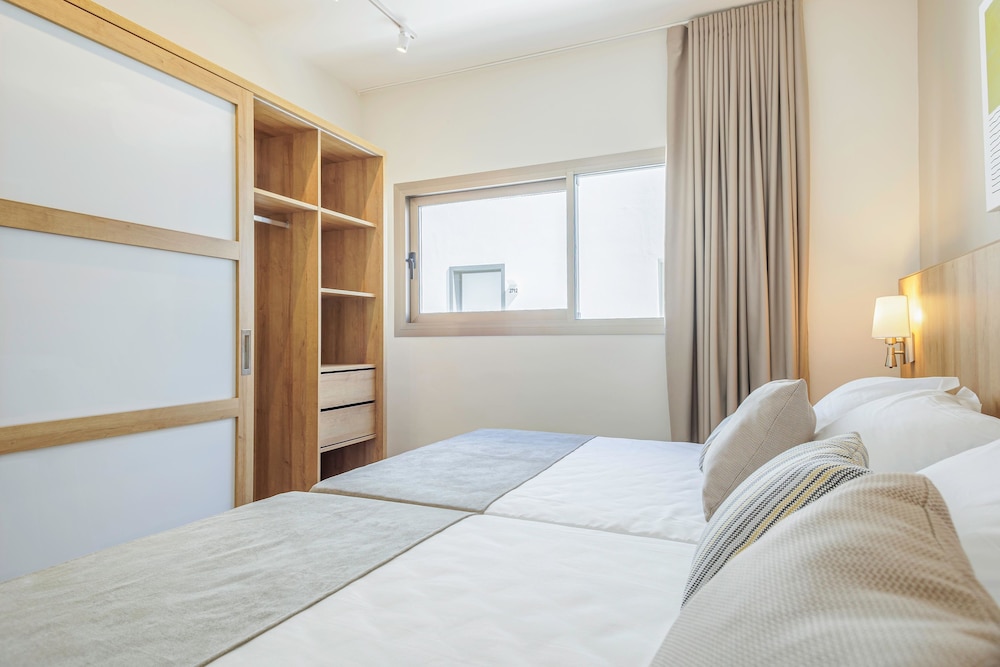 Apartment, 1 Bedroom, Sea View (2 adults + 2 children) photo 2