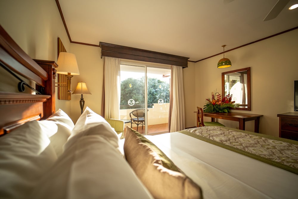 Superior Room, 2 Queen Beds (Tropical) - Photo 8