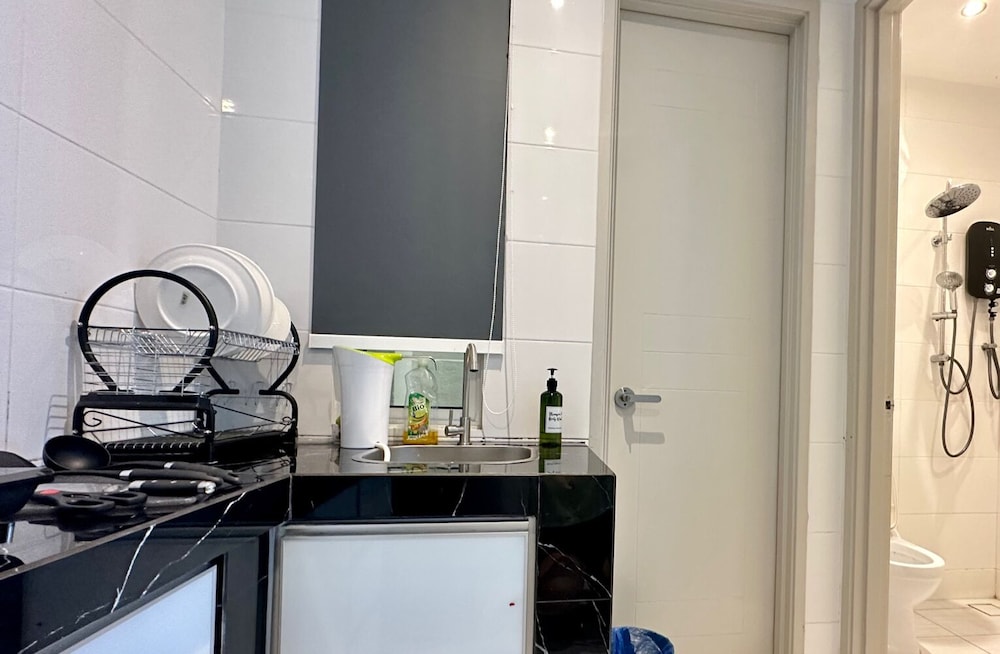 Elite Apartment, 3 Bedrooms, Private Bathroom, City View photo 2