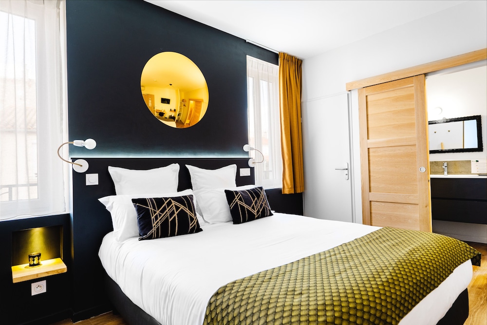 Deluxe Double Room, City View - Photo 38