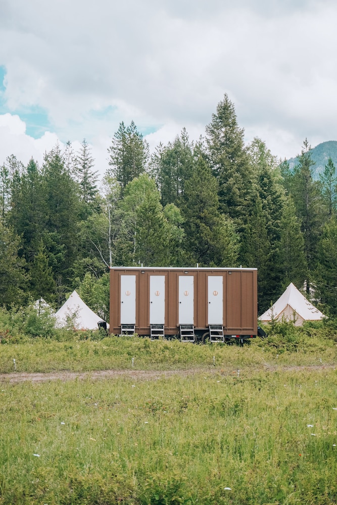 Triple Tent With Shared Bathroom photo 3