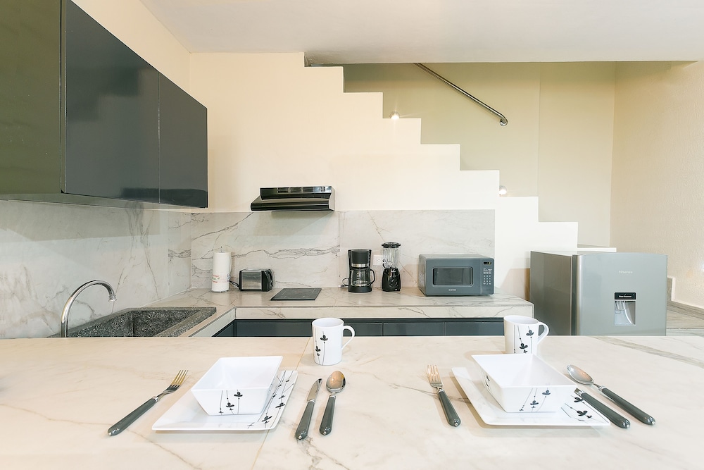 Suite - Photo 3