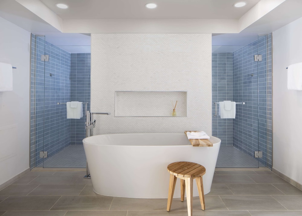 King Oceanfront Presidential Suite