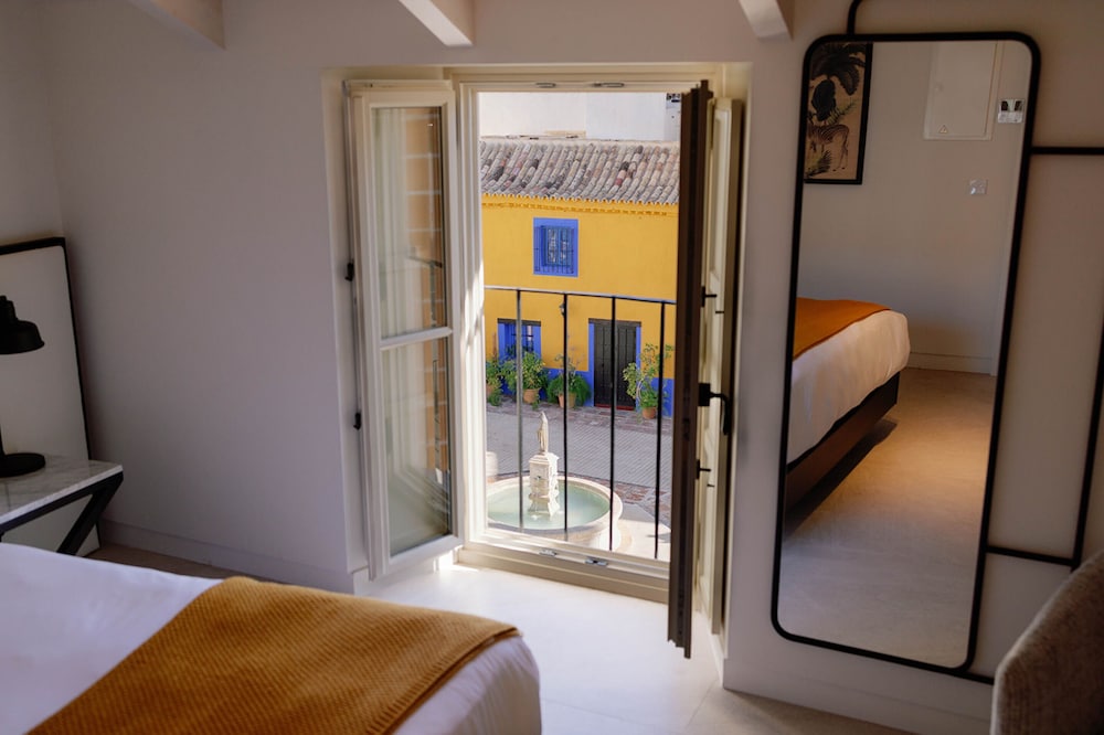 Deluxe Double Room, City View - Photo 1