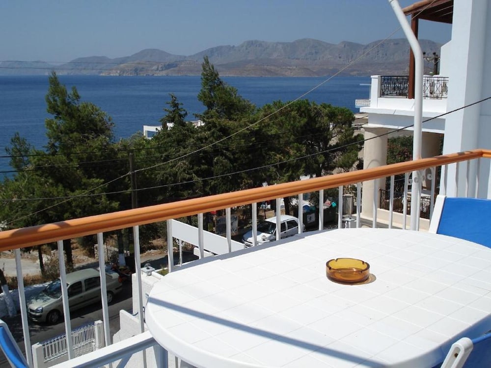 Family Apartment, 2 Bedrooms, Kitchenette, Sea View - Photo 6