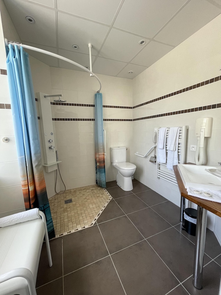 Comfort Double Room, Ensuite (Chambre Confort) - Photo 12