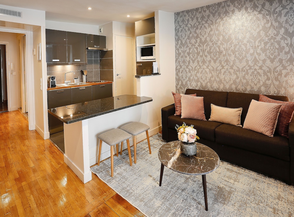 Apartment, 1 Bedroom, City View photo 3