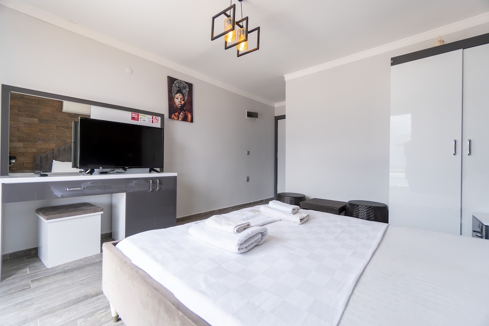 Superior Room with Pool View photo 2