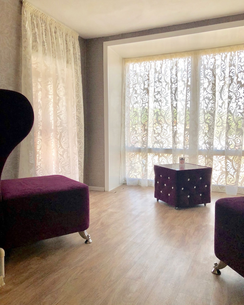 Junior Room, 1 King Bed, City View photo 3