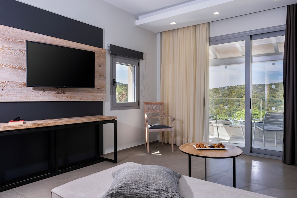 Premium Junior Suite Sea View - Photo 13