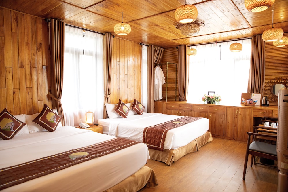 Superior Twin Room, Pool View (1st Floor)