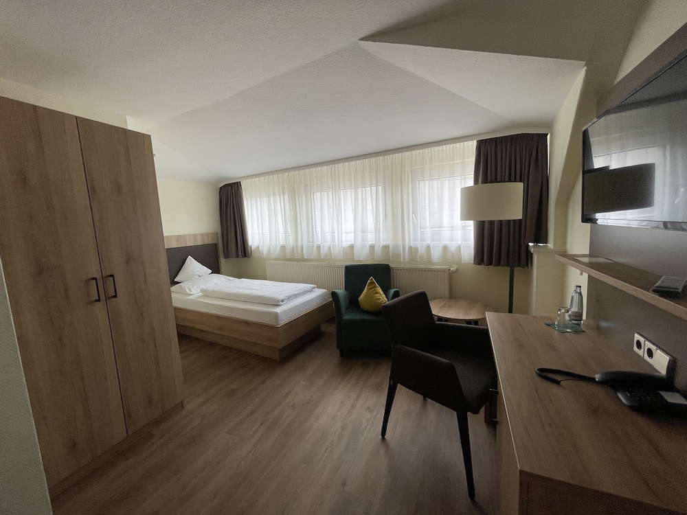 Premium Single Room photo 3