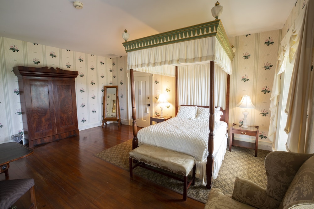 Suite, 2 Bedrooms (Bruce) - Photo 1