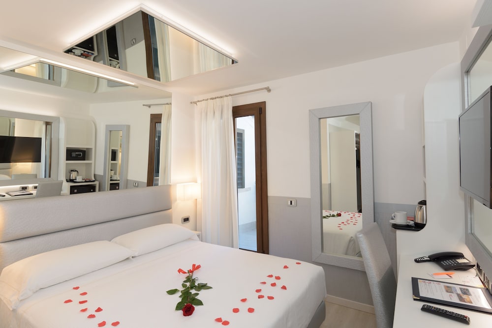 Superior Room View, with double bed or 2 single beds photo 3