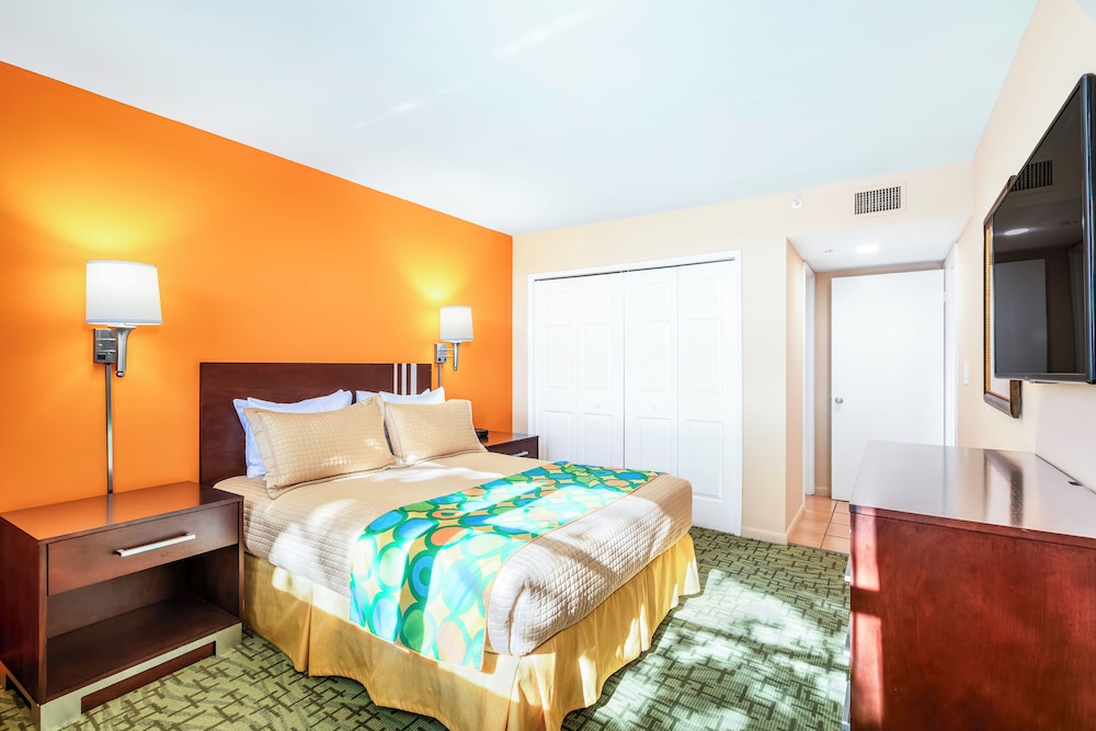 2 Bedroom Suite with Washer and Dryer - Photo 6