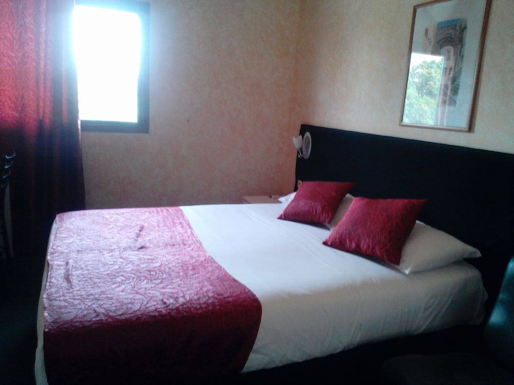 Standard Twin Room, Non Smoking, City View