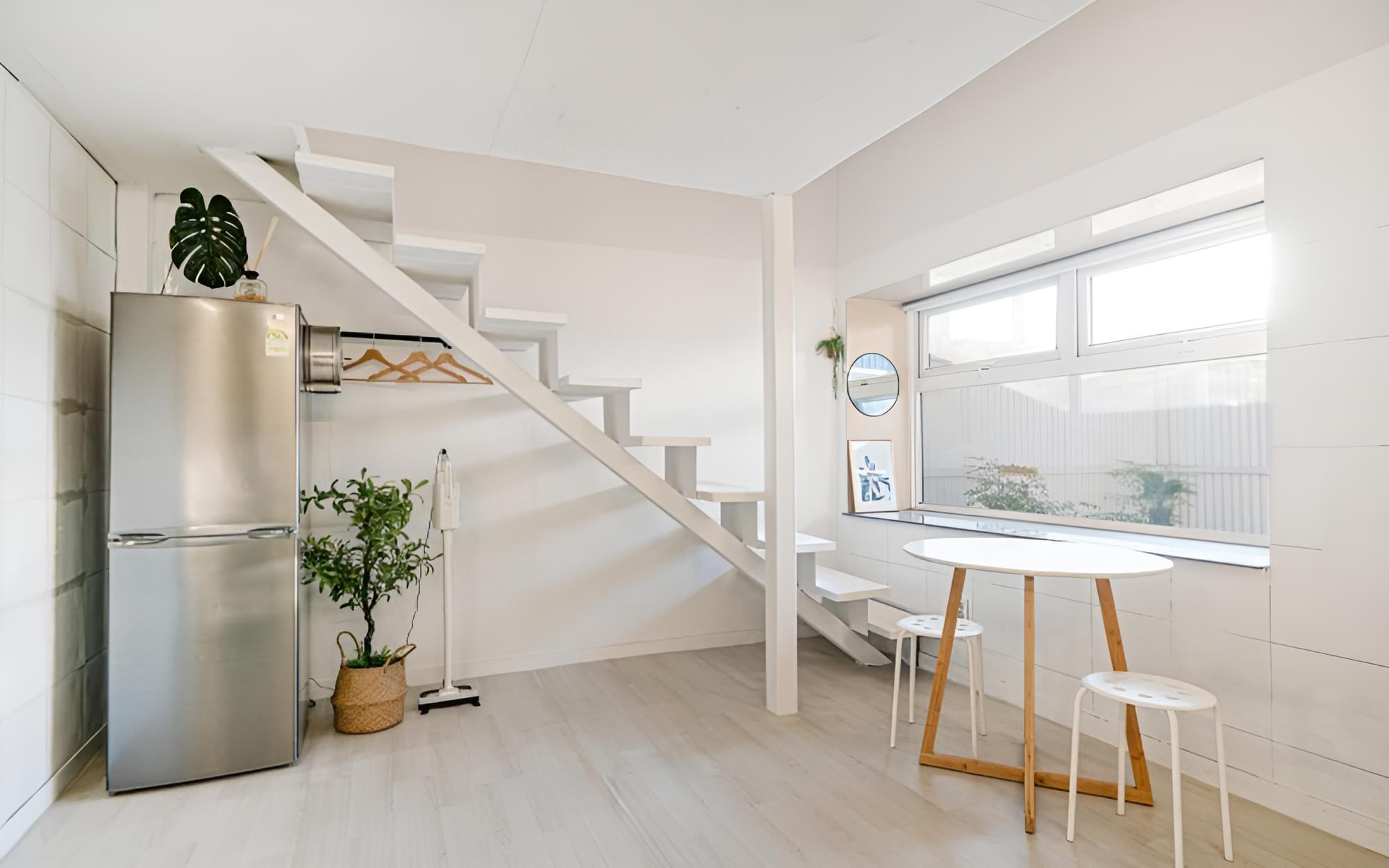 Room (G2)