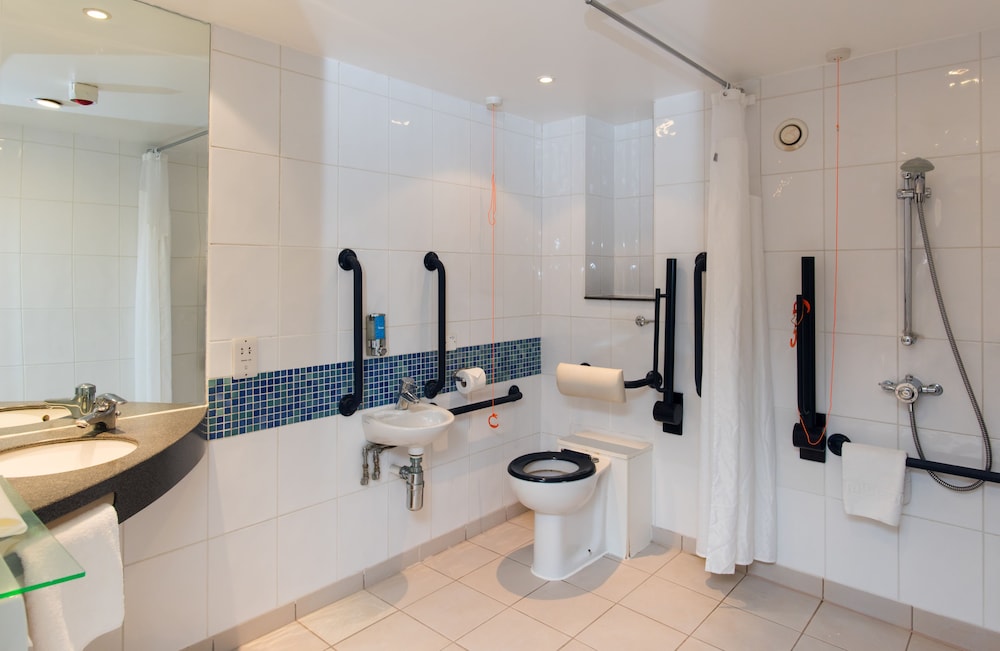 Standard Room, 2 Twin Beds, Accessible (with Free Hot Breakfast) - Photo 6