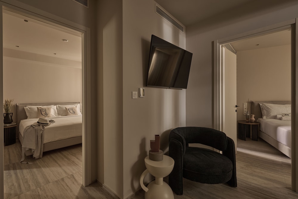 Deluxe Two- Bedroom Suite photo 1