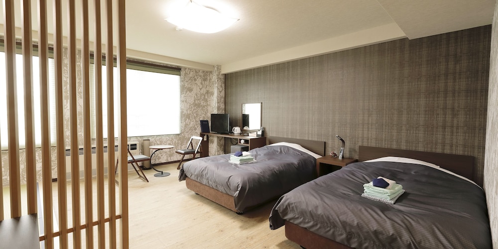 Japanese Western Style Room for 4 Guests photo 3