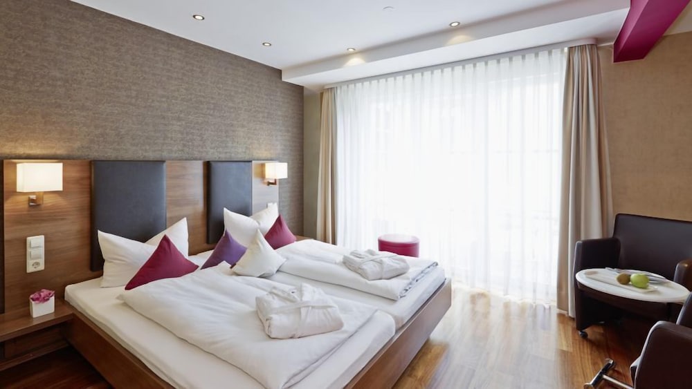 Deluxe Double Room - Photo 8
