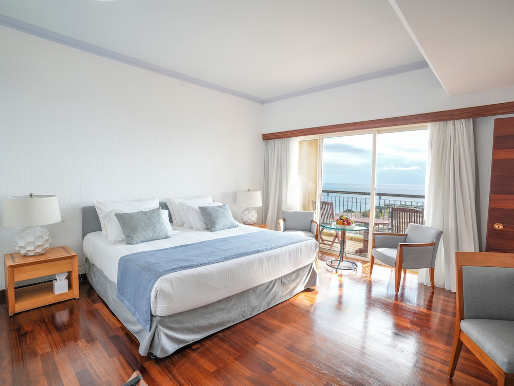 Executive Suite, 2 Bedrooms, Sea View - Photo 1